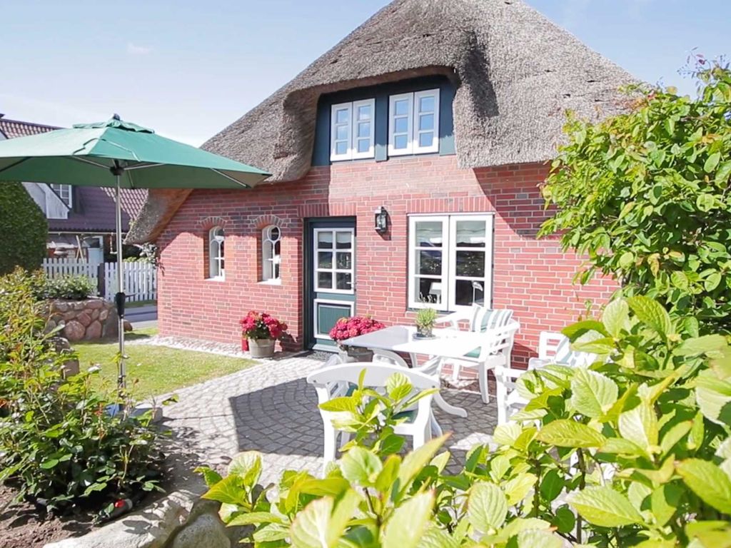 Eingang und Terrasse kleines Nest