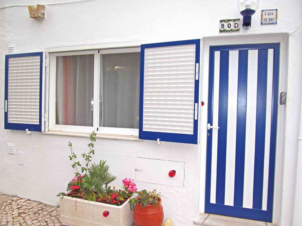 Eingang zum Studio -
entrance to the studio