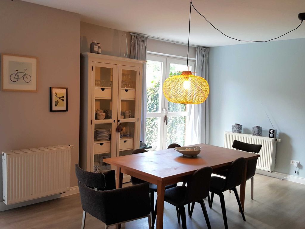Esstisch im Wohnzimmer