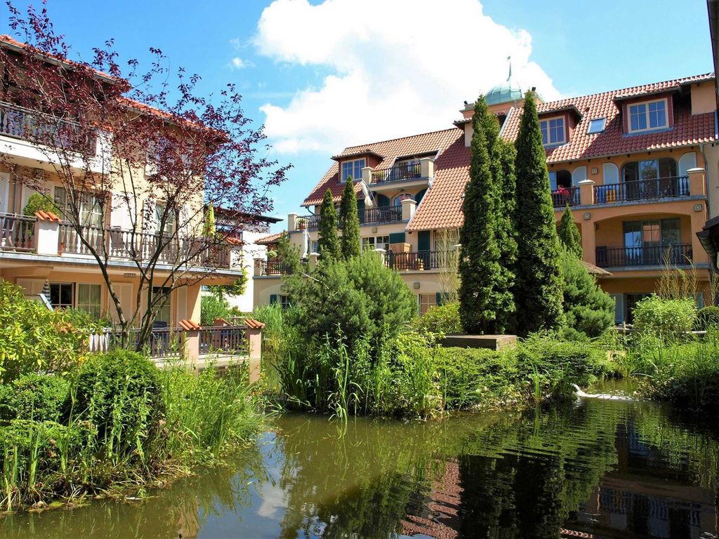 Die mediterrane Wasserlandschaft im Innenhof