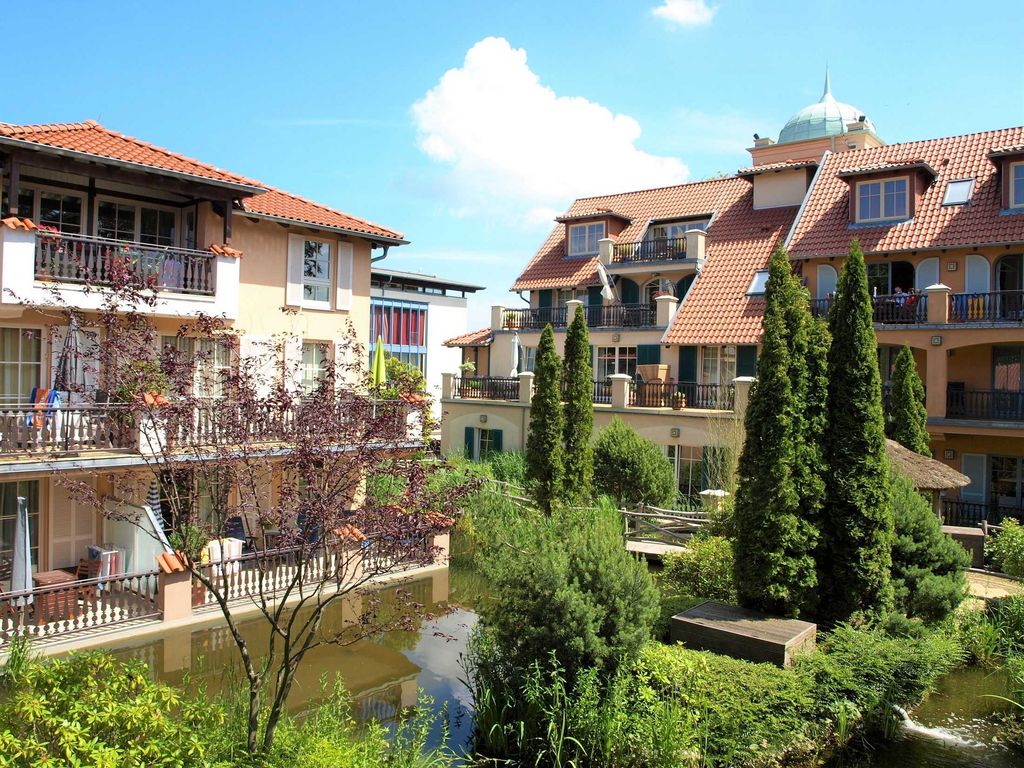 Die mediterrane Wasserlandschaft im Innenhof