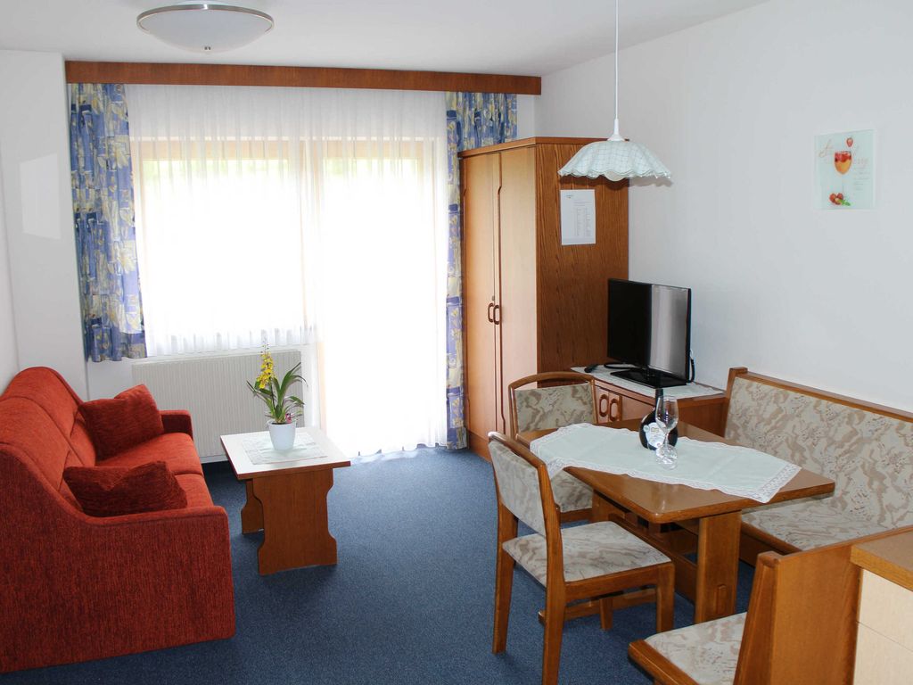Wohnbereich in Ferienwohnung Bergkastelblick