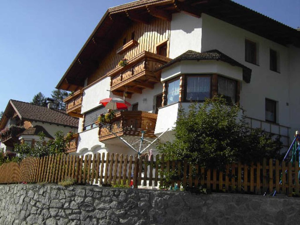 Aussenansicht im Sommer