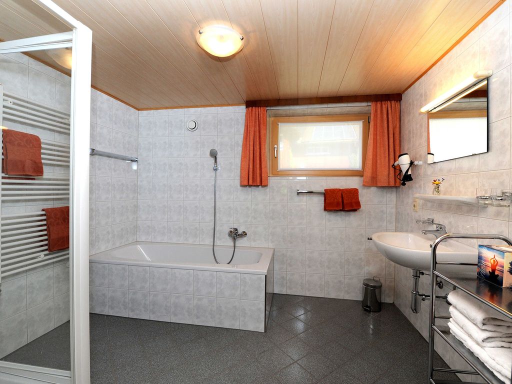 Bad Wohnung I