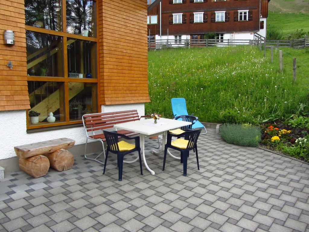 Aussenansicht im Winter, Bischof Reingard
