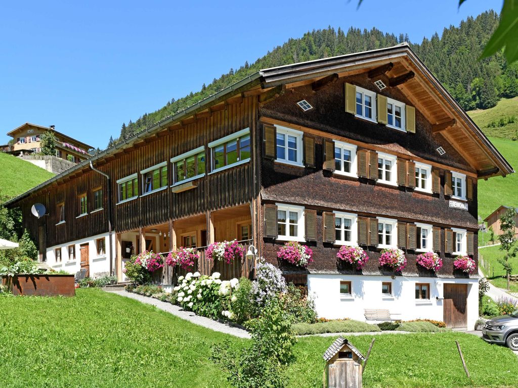 Unser Haus im Sommer