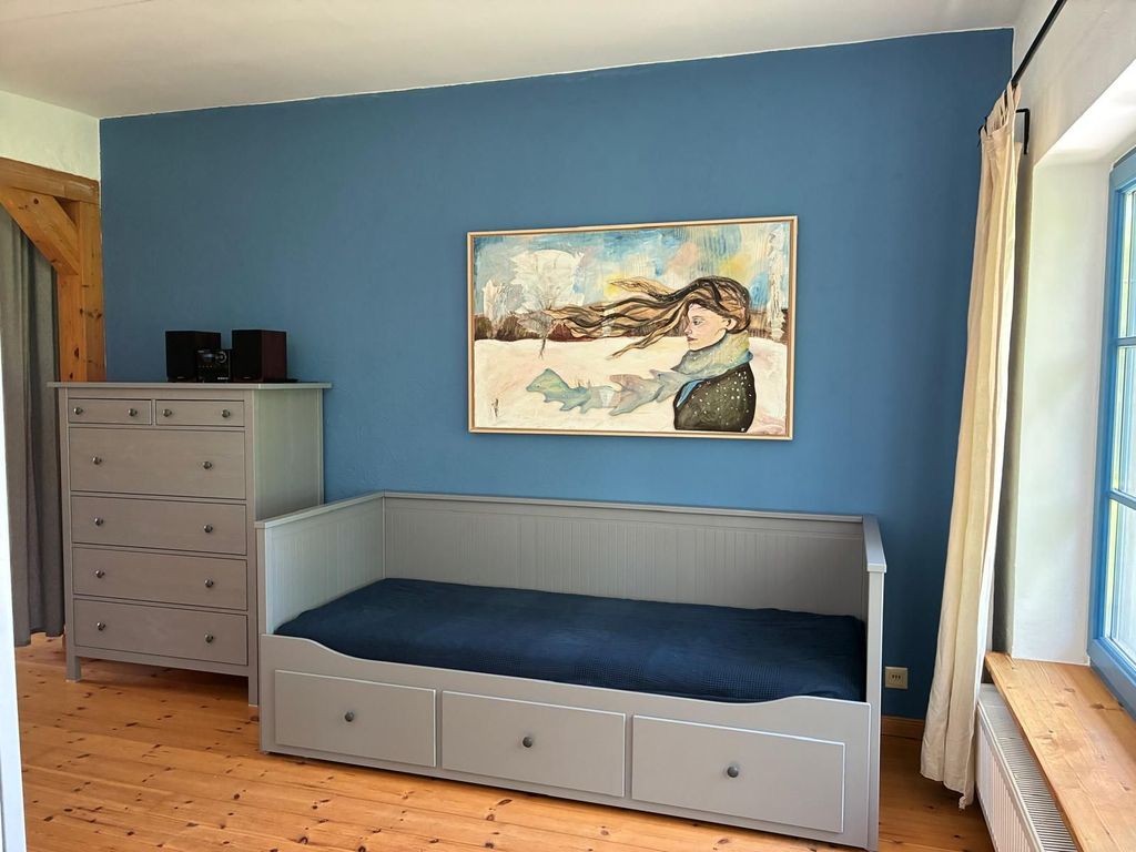 Nebenbereich Wohnzimmer mit Schlafcouch