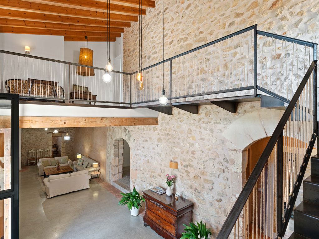 Treppen zum Obergeschoss