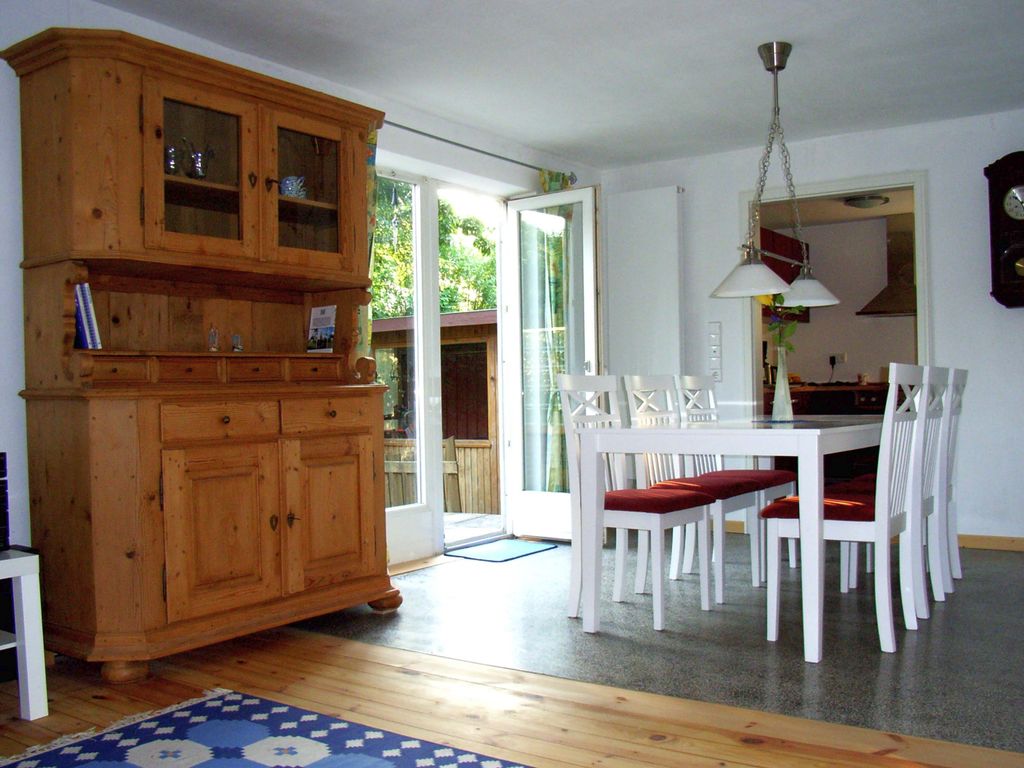 Essbereich mit anliegender Terrasse