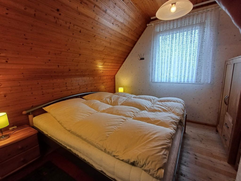 Schlafraum 1  mit Doppelbett im OG
