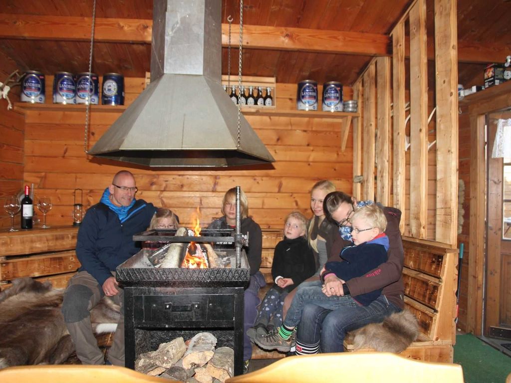 Grillhütte mit Kamin und Grill