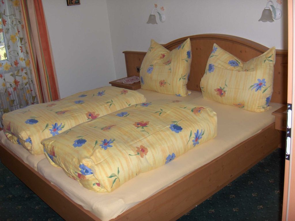 Schlafzimmer 1 FW Hohe Munde