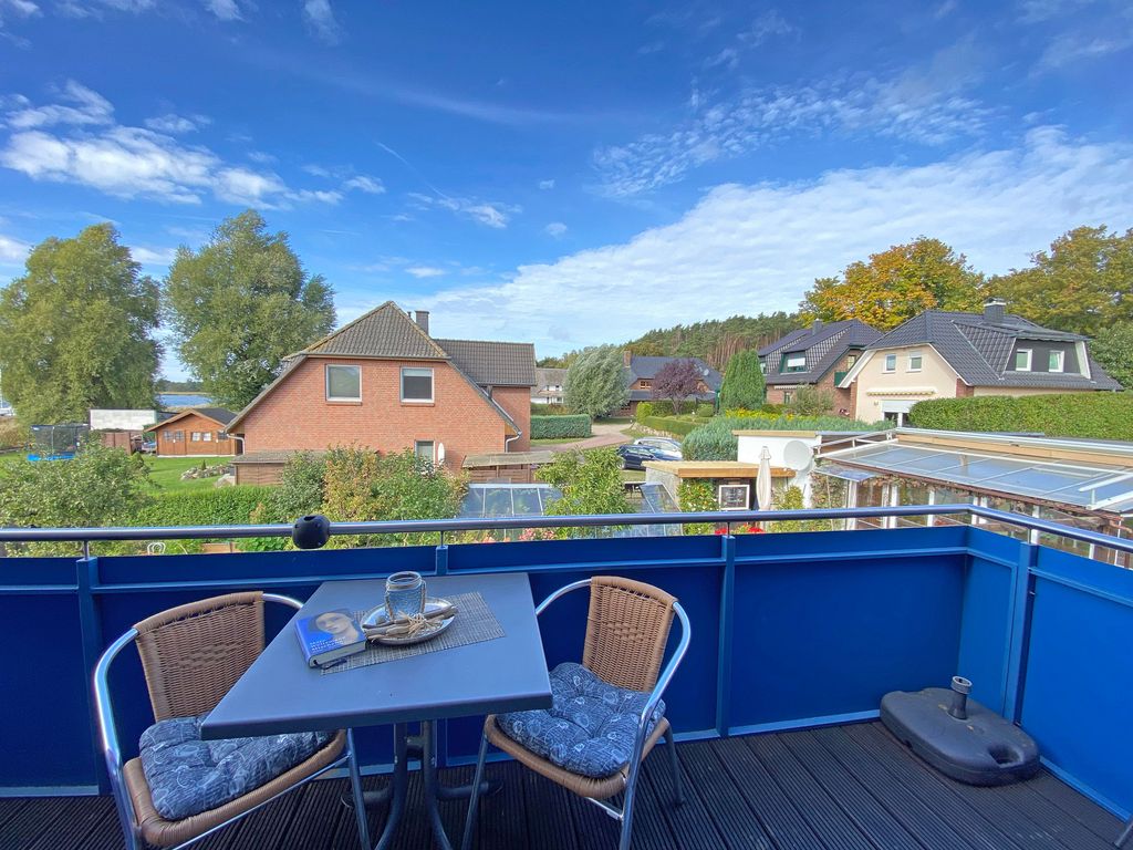 bestuhlter Balkon in seitlicher Ausrichtung