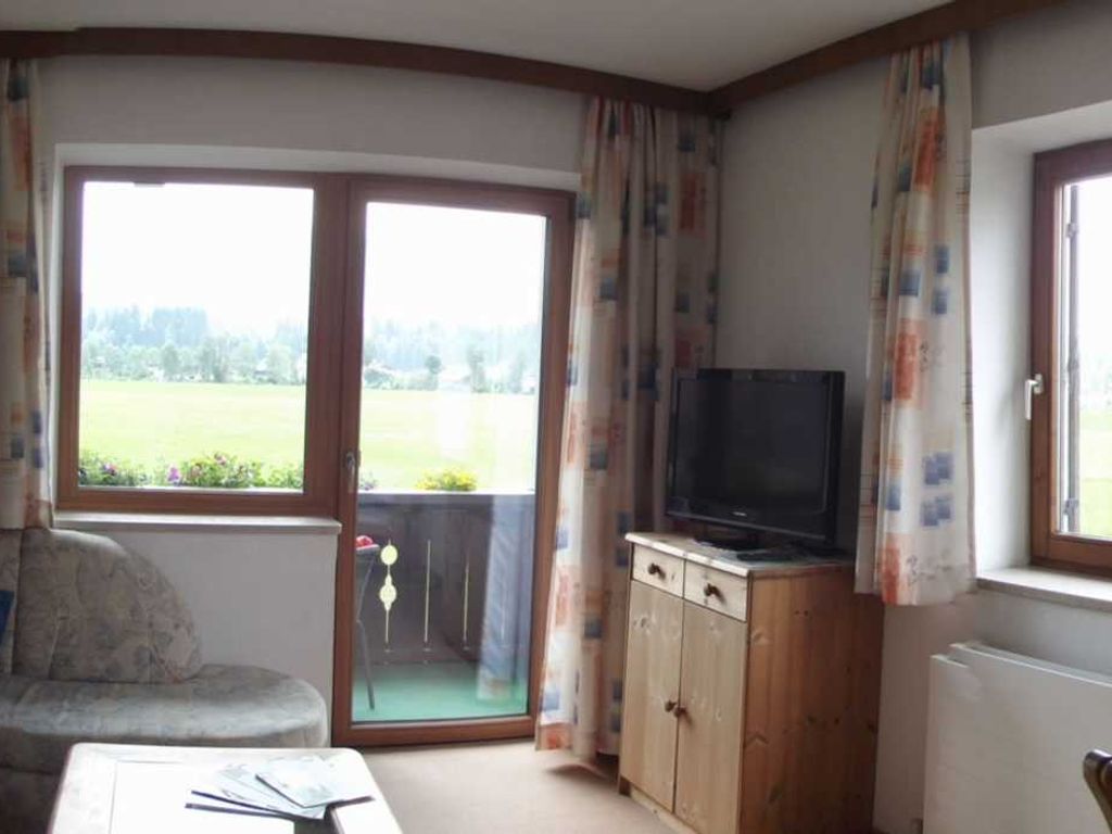 Ferienwohnung Haus Margit Gästehaus Privatzimmer Ferienwohnung Zimmer mit Frühstück B&B Kössen Kaiserwinkl