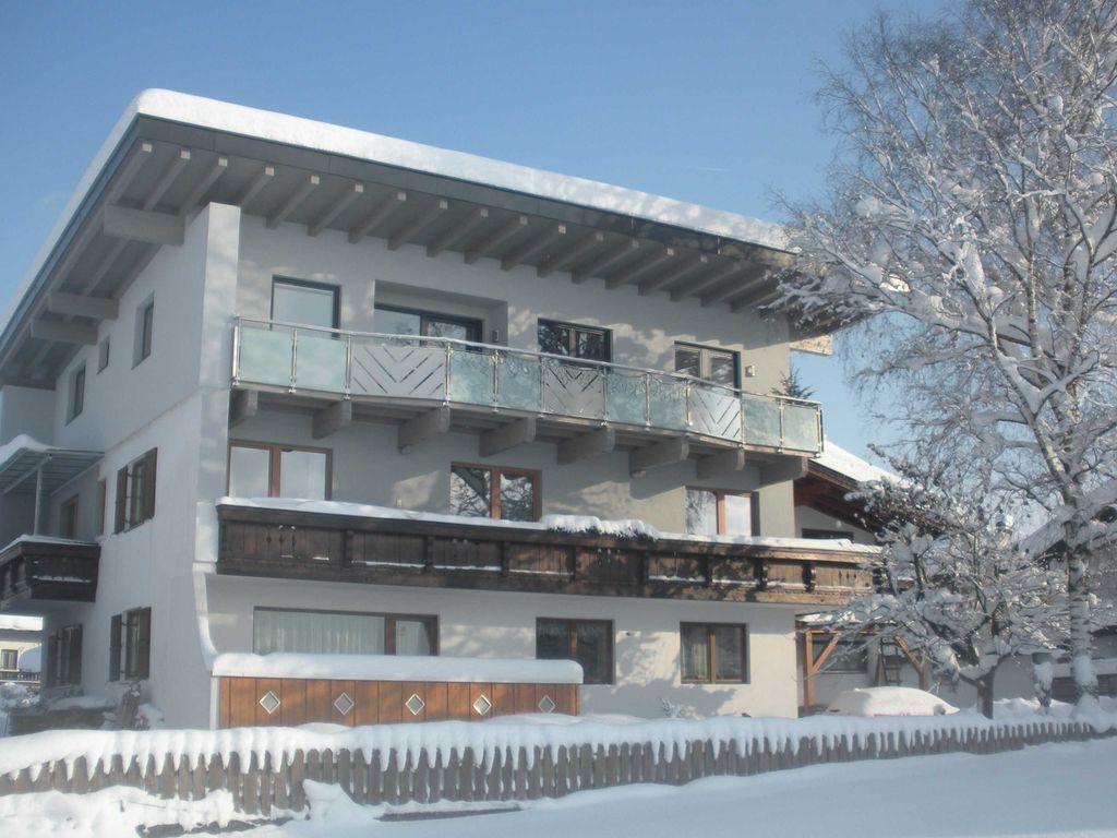 Haus Margit Haus Margit Gästehaus Privatzimmer Ferienwohnung Zimmer mit Frühstück B&B Kössen Kaiserwinkl