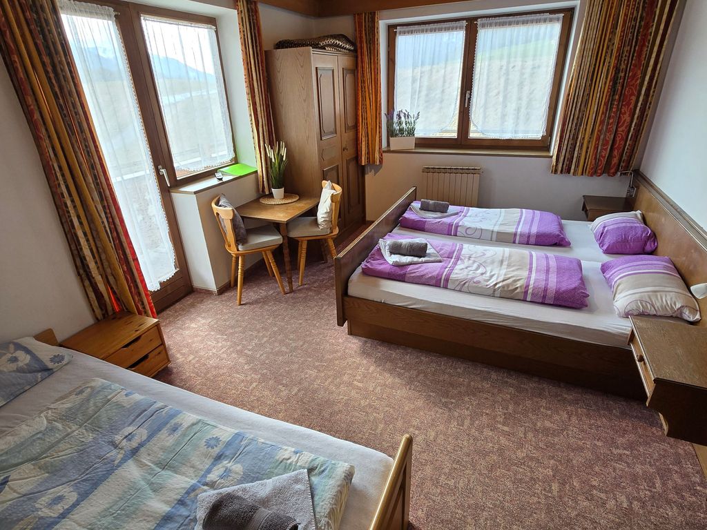 Dreibettzimmer mit Dusche/WC/Balkon