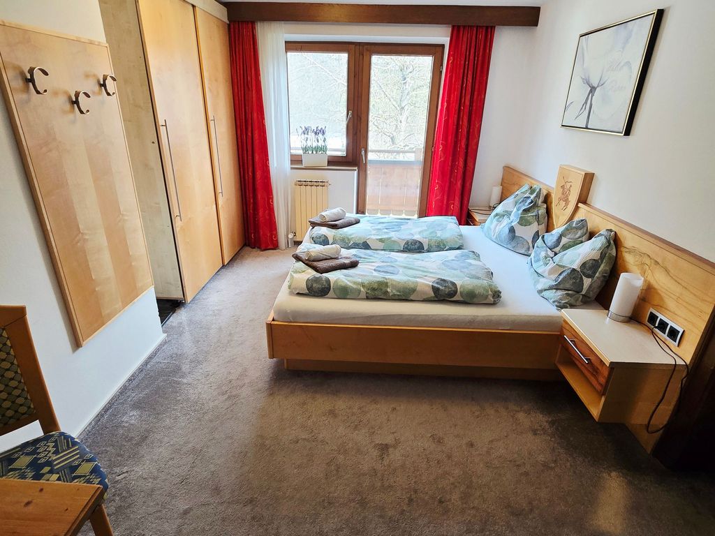 Doppelzimmer mit Dusche/WC/Balkon
