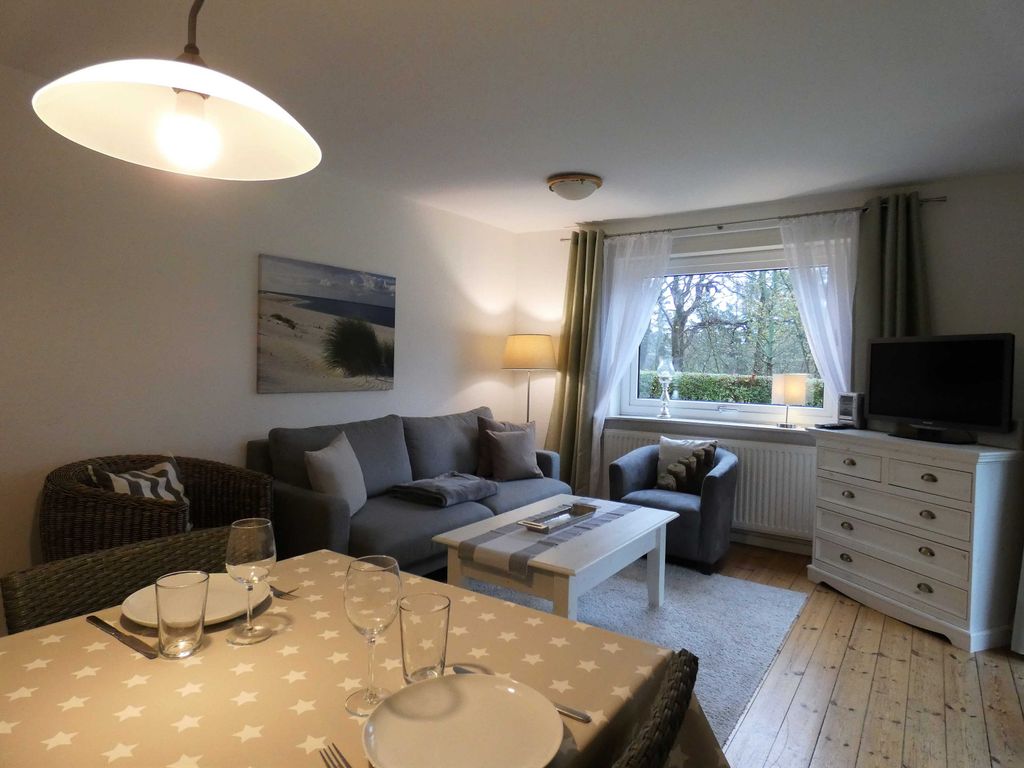 Wohnzimmer mit Esstisch