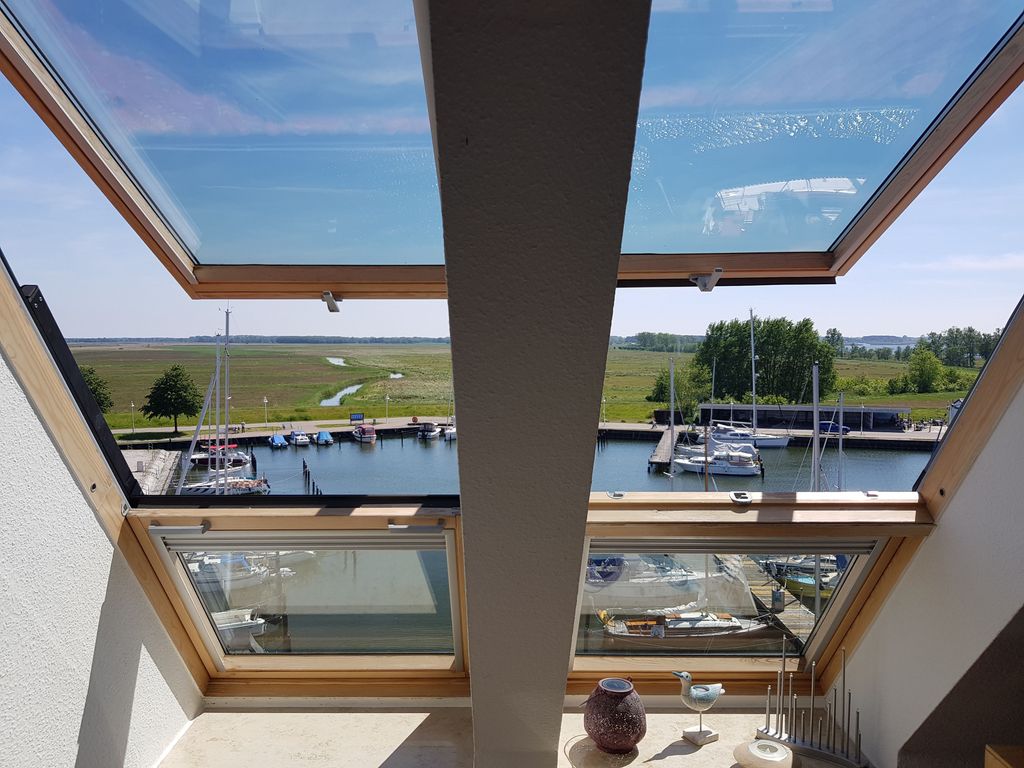 Traumhafter Weitblick auf den Hafen und in die Natur