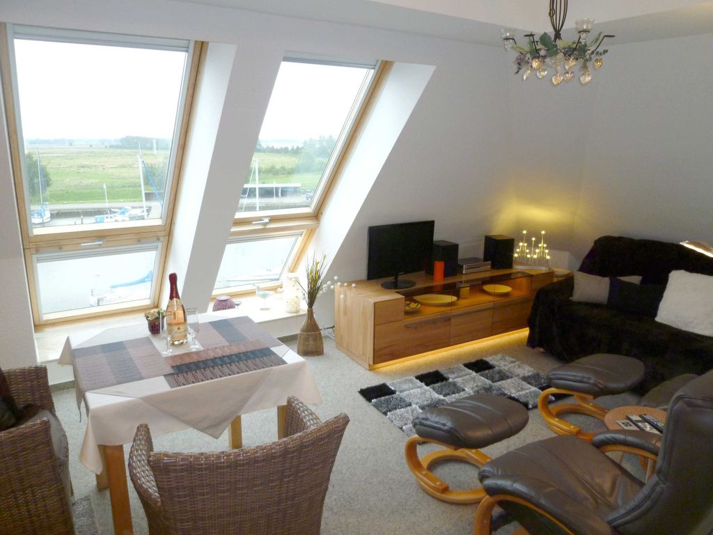 Ferienwohnung Segelhafenidyll - direkte Wasserlage am idyllischen Hafen