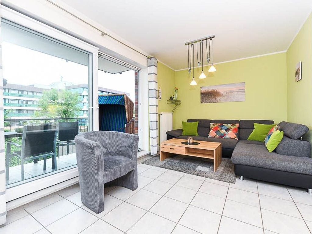 Wohnzimmer mit integriertem Küchenbereich