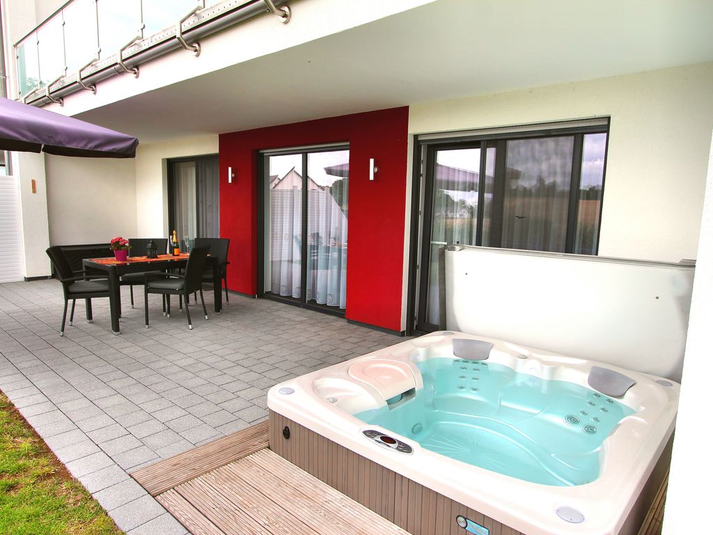 Pool auf der Terrasse