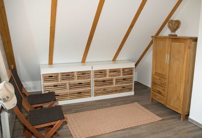 großes Elternschlafzimmer mit viel Platz für Ihre Garderobe