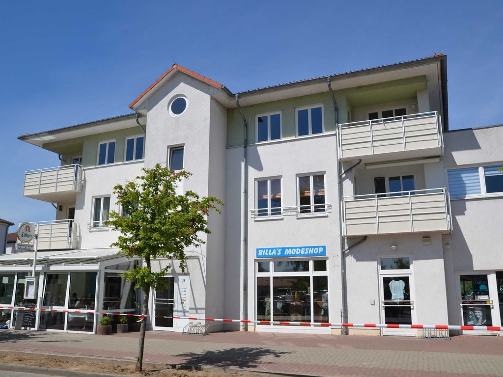 Haus von der Straßenseite aus gesehen