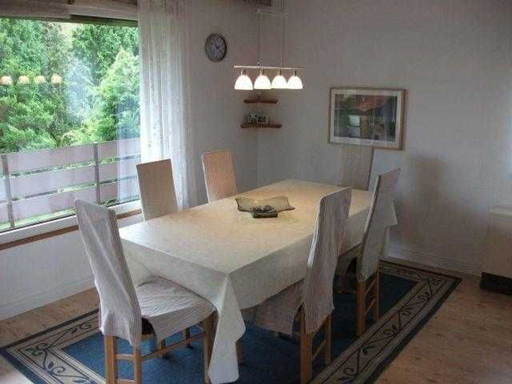 Essbereich im OG mit Blick auf den Garten