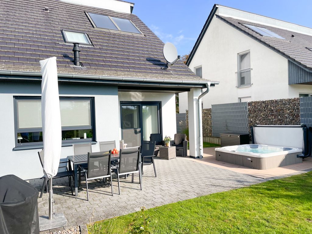 Terrasse mit eigenem Außen Whirlpool