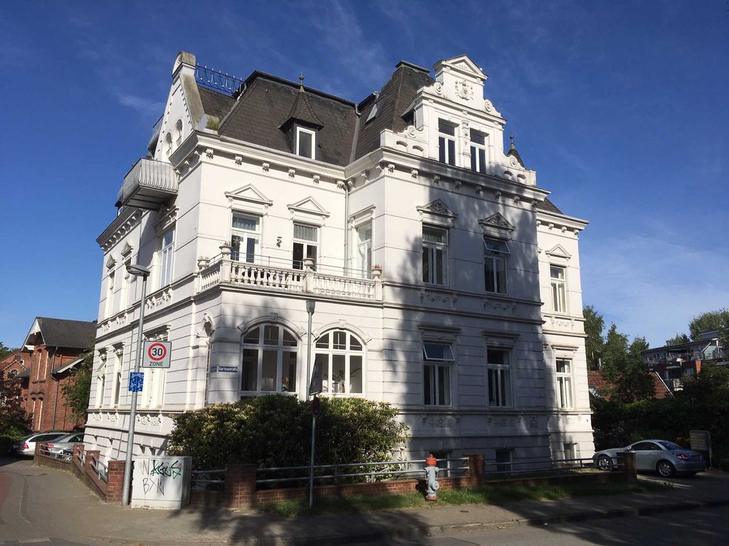 Blick auf die Villa Elbia