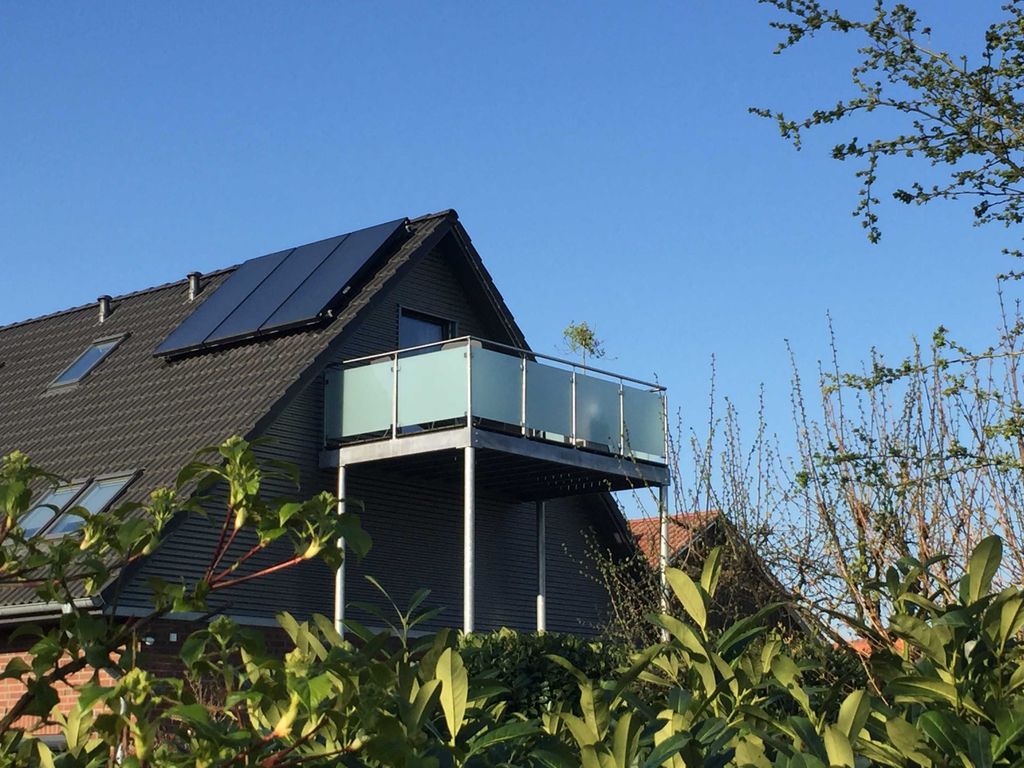 Außenansicht vom Haus mit Balkon