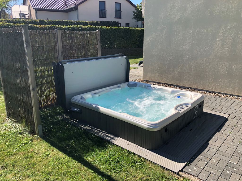 gemeinsam genutzter Außen Whirlpool