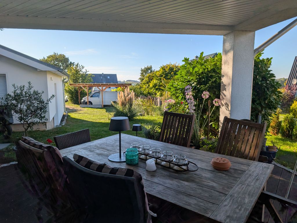 Blick von der Terrasse (große Ferienwohnung)