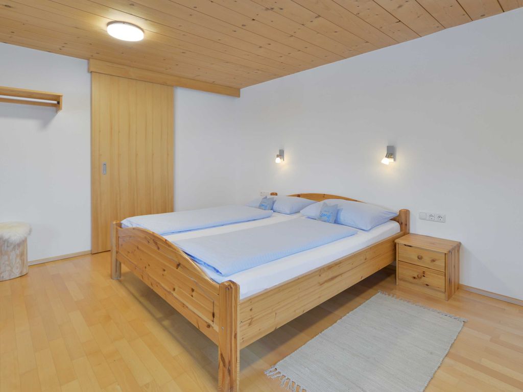 gemütliches Doppelbett