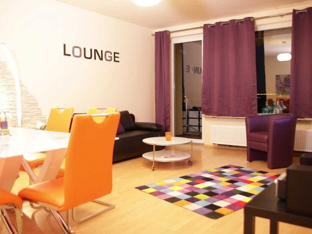 Das moderne Wohn- und Eßzimmer.