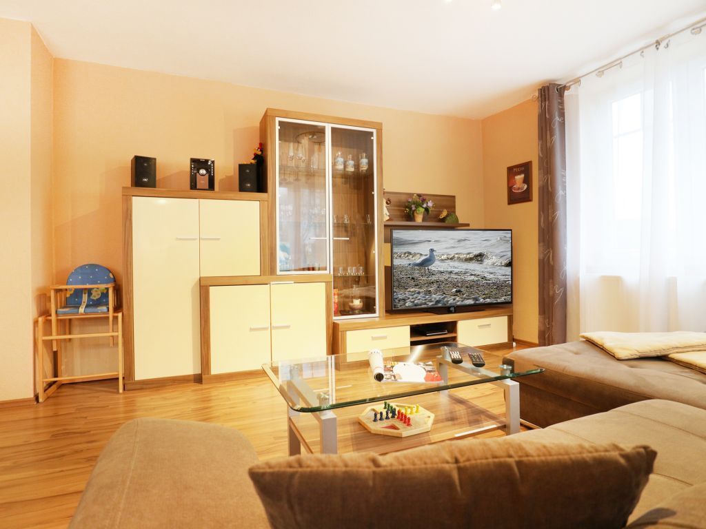 Schwannest 1 - Blick vom Sofa auf den TV