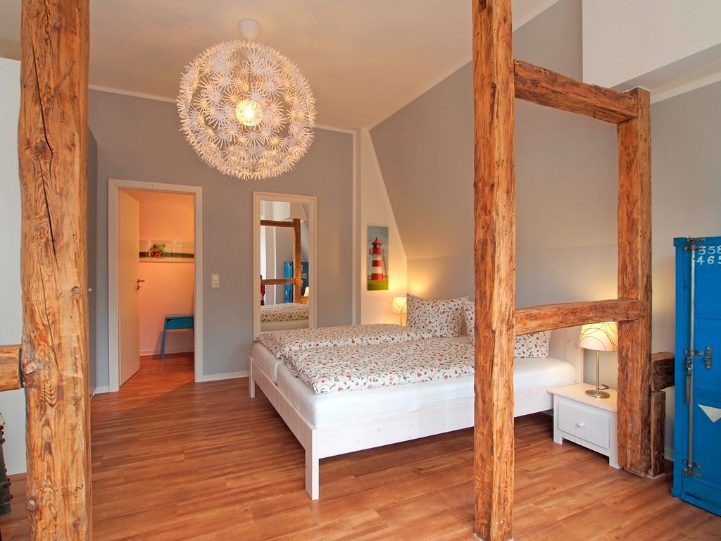 Muschel Whg. Krabbe - Blick in das Schlafzimmer mit großem Doppelbett