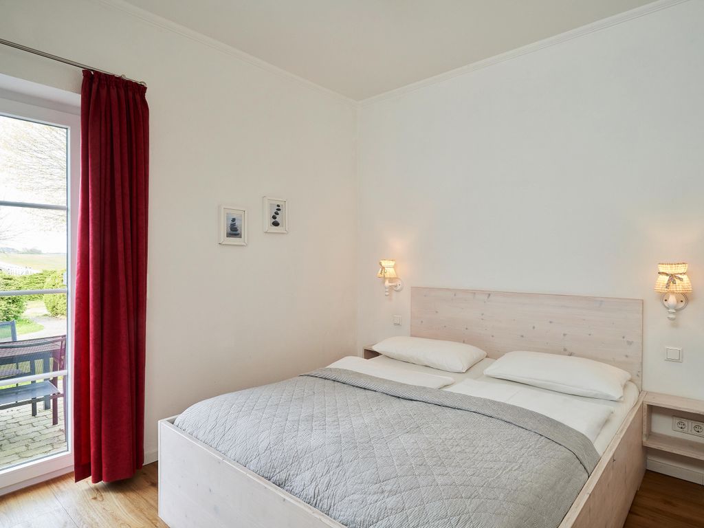 Schlafzimmer mit Doppelbett