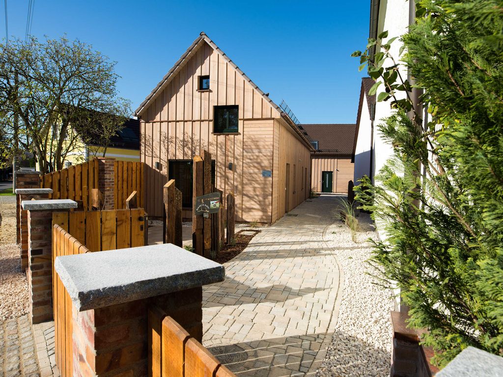 Der Ferienhof von außen mit anliegender Gastronomie, Foto: Foto- & Werbestudio Metzner