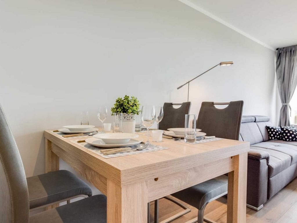 Essbereich - Haus Atlantic, Wohnung 93, 3-Zimmer-Ferienwohnung für bis zu 4 Personen, Alter Badweg 11-15, St. Peter-Bad