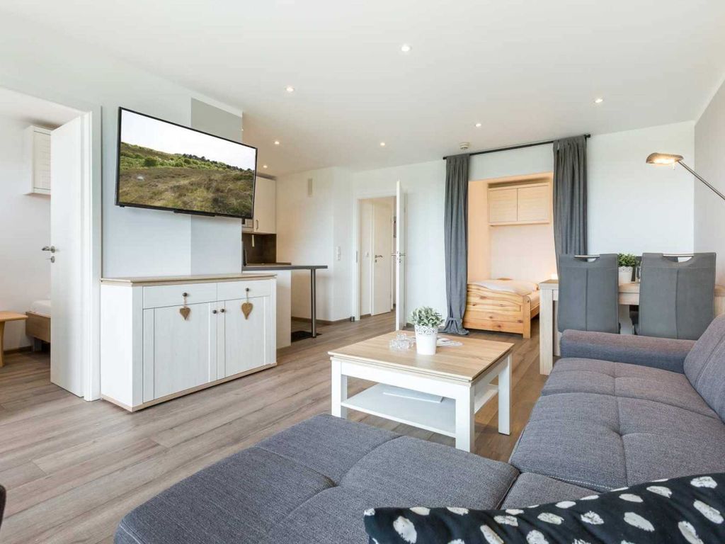 Wohnzimmer - Haus Atlantic, Wohnung 93, 3-Zimmer-Ferienwohnung für bis zu 4 Personen, Alter Badweg 11-15, St. Peter-Bad