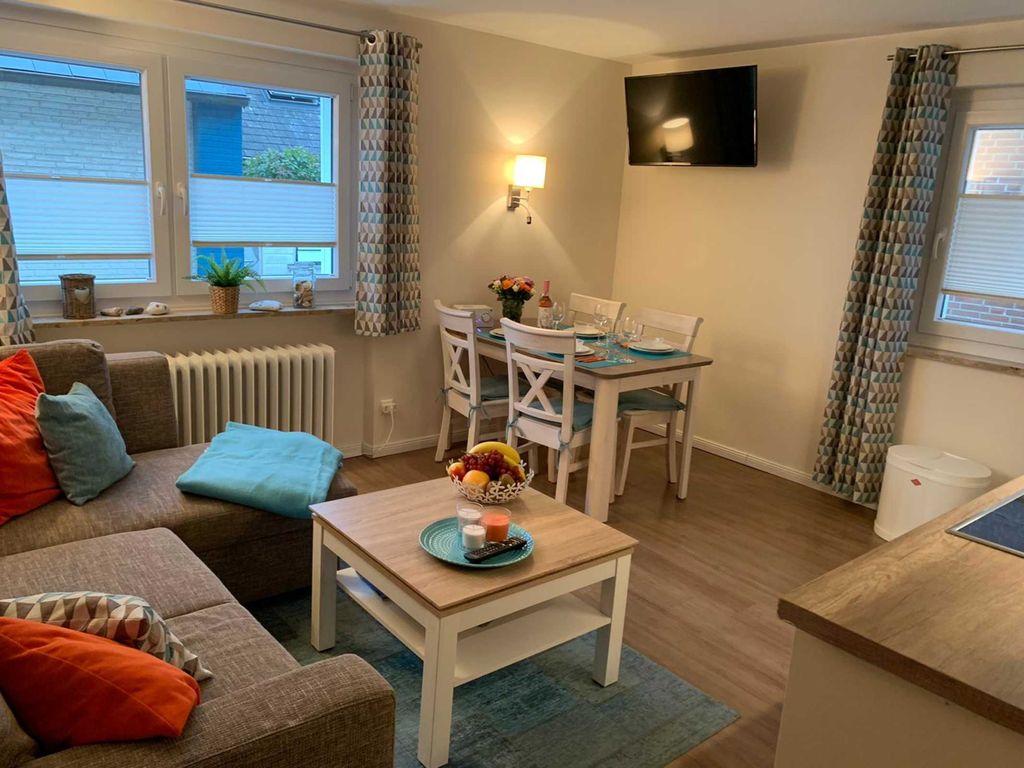 Wohnzimmer mit Esstisch