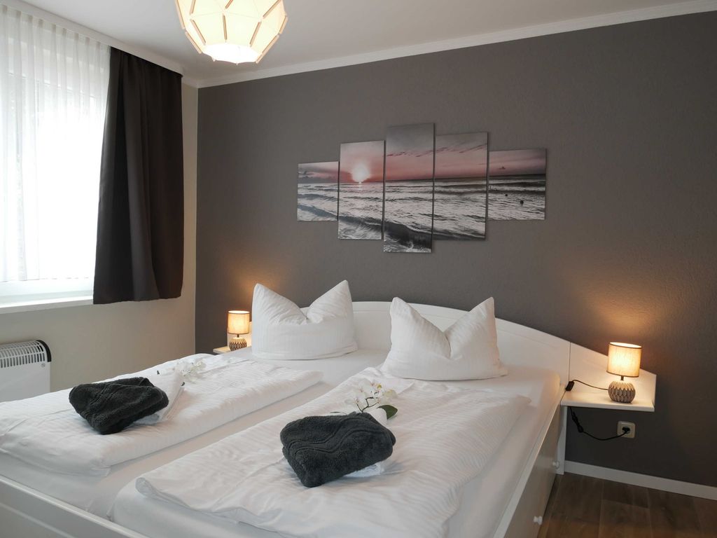 Schlafzimmer mit Doppelbett
