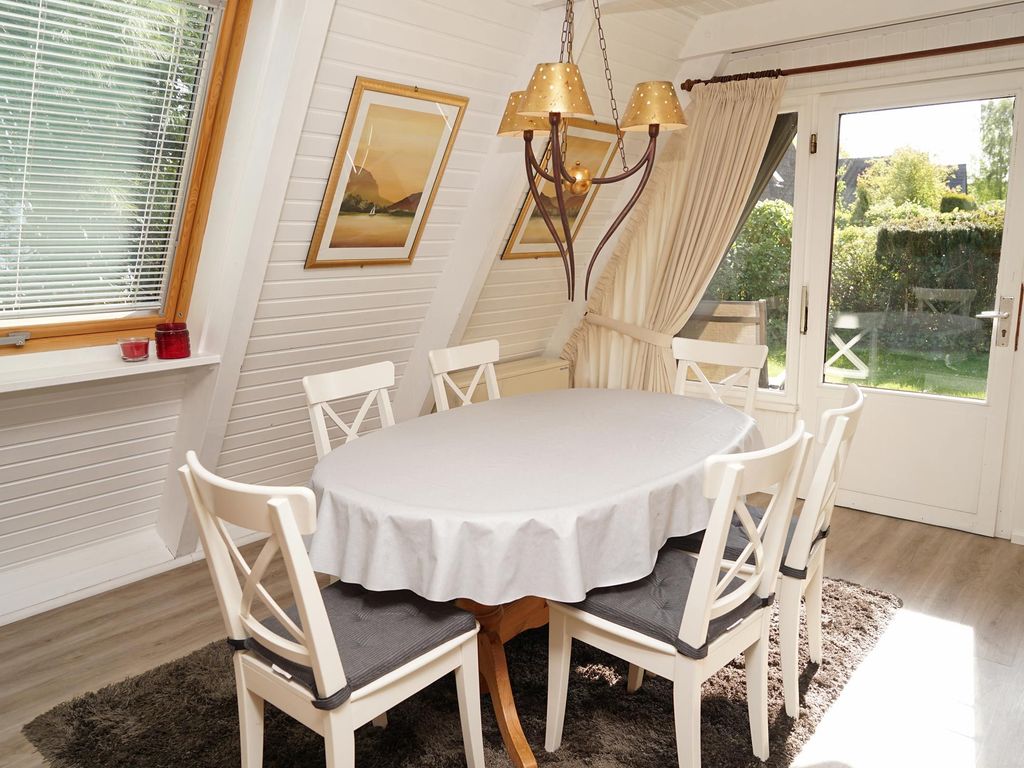 Esstisch im Wohnzimmer