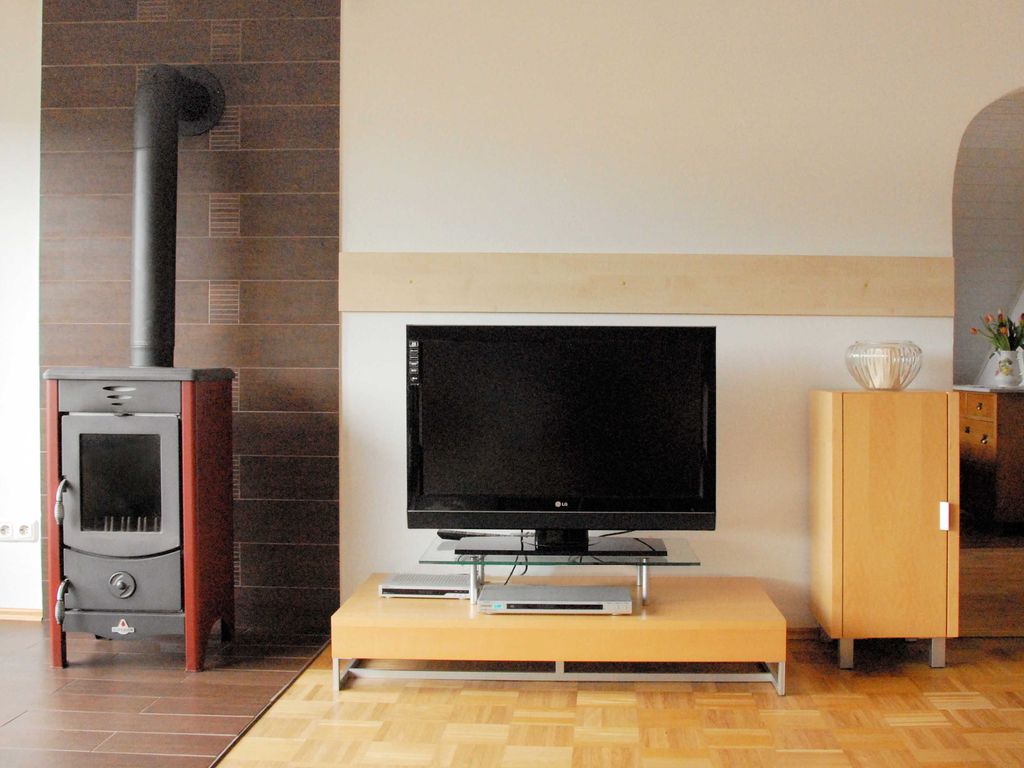 TV mit Schwedenofen