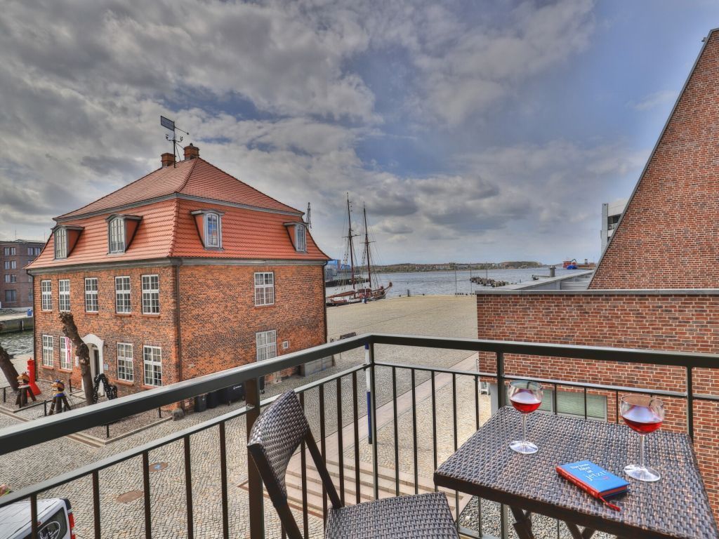 Ohlerich Speicher App. 05 - Blick auf den Balkon und das alte Baumhaus