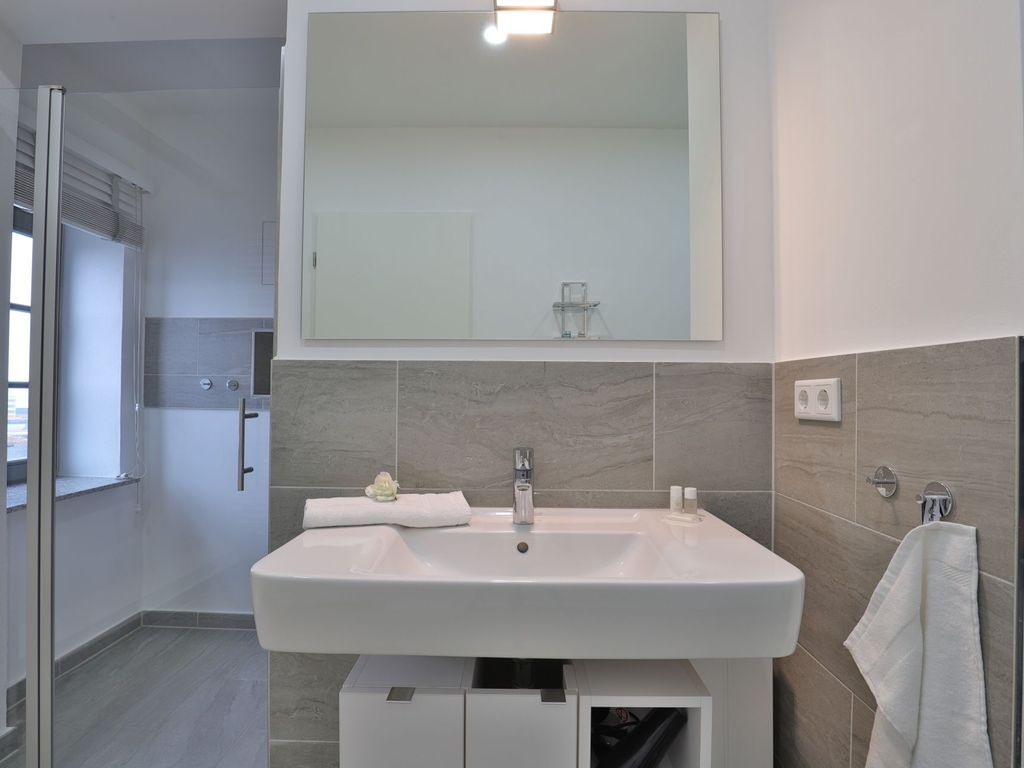 Ohlerich Speicher App.47 - Blick in das Tageslichbad mit Dusche