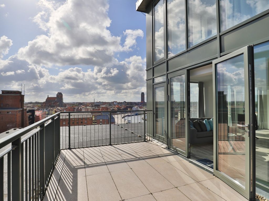 Ohlerich Speicher App. 47 - Blick auf die Dachterrasse und die Altstadt