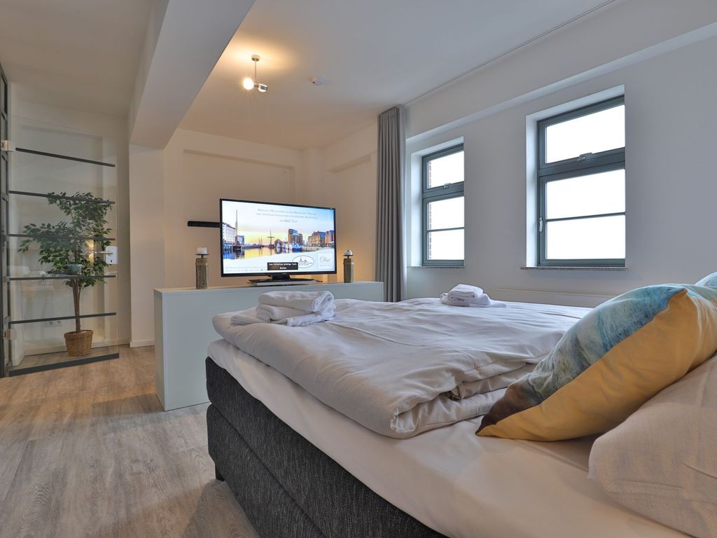 Ohlerich Speicher App.47 - Blick in das Schlafzimmer mit Fernseher